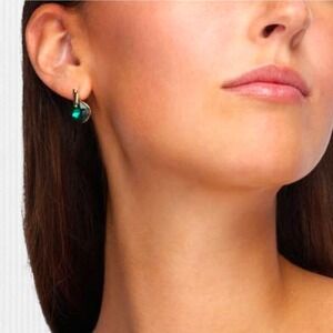 Nordstrom‎ Green Emerald Crystal Stud Earrings Gold Tone Elegant Classic